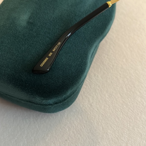 New Authentic Gucci oversized sunglasses - Picture 3 of 7